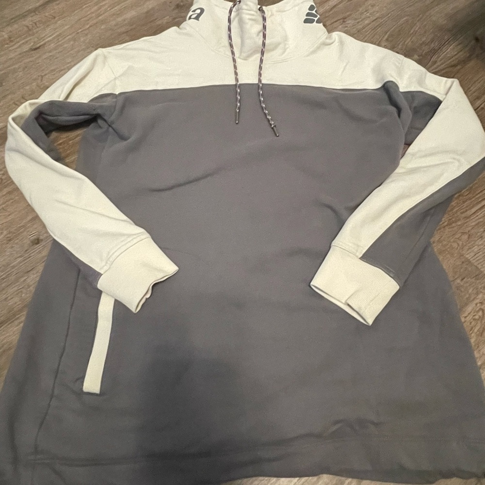 Columbia sweatshirt